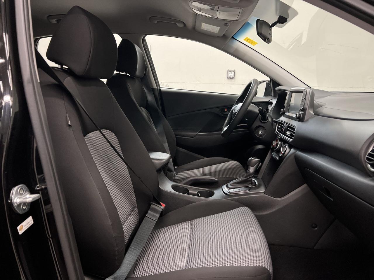 2020 Hyundai KONA LOW KMS| HEATED SEATS | ALLOYS | CARPLAY |REAR CAM Photo