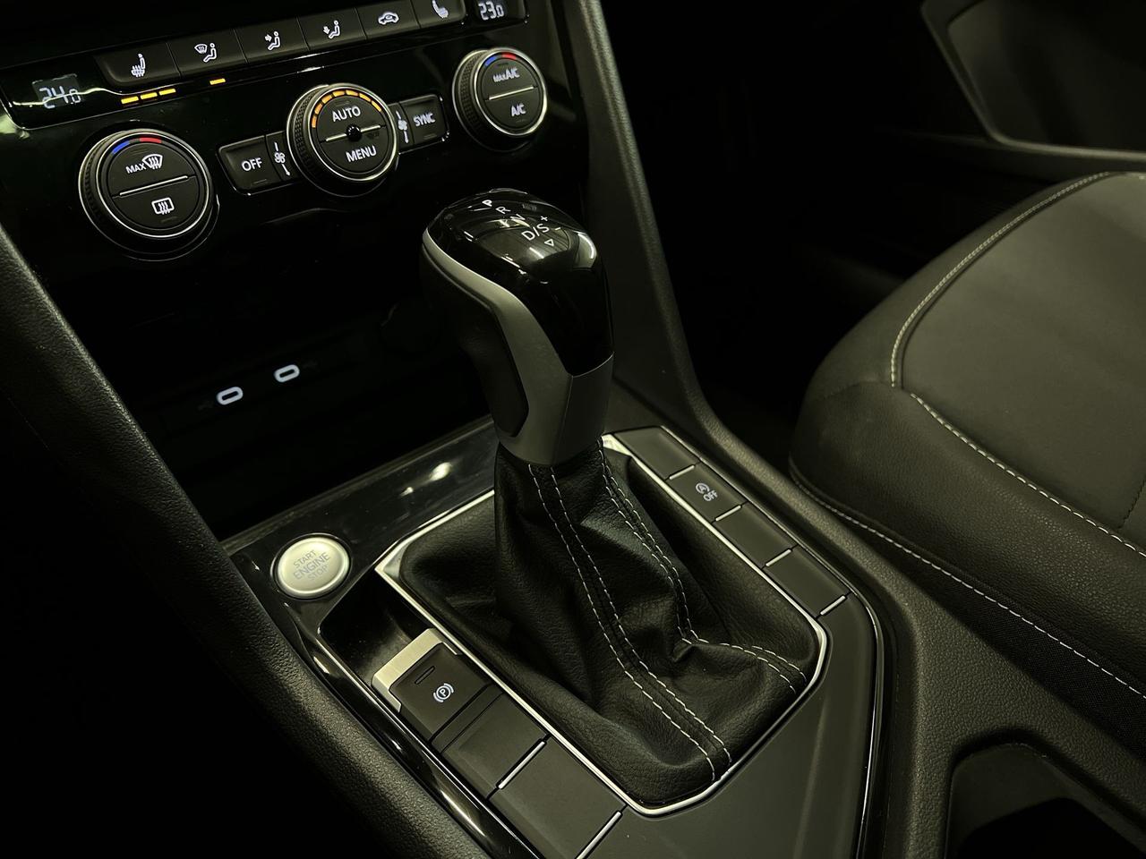 2024 Volkswagen Taos COMFORTLINE | HTD LEATHER | CARPLAY | REMOTE START Photo