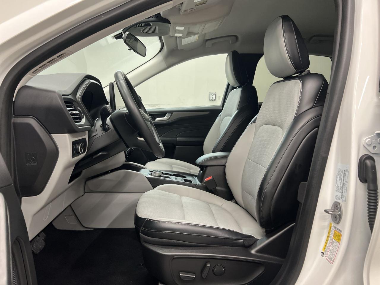 2023 Ford Escape PLUG-IN HYBRID | LEATHER | CARPLAY | REMOTE START Photo