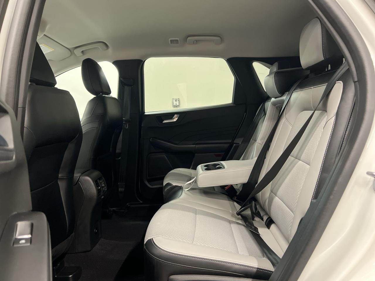 2023 Ford Escape PLUG-IN HYBRID | LEATHER | CARPLAY | REMOTE START Photo