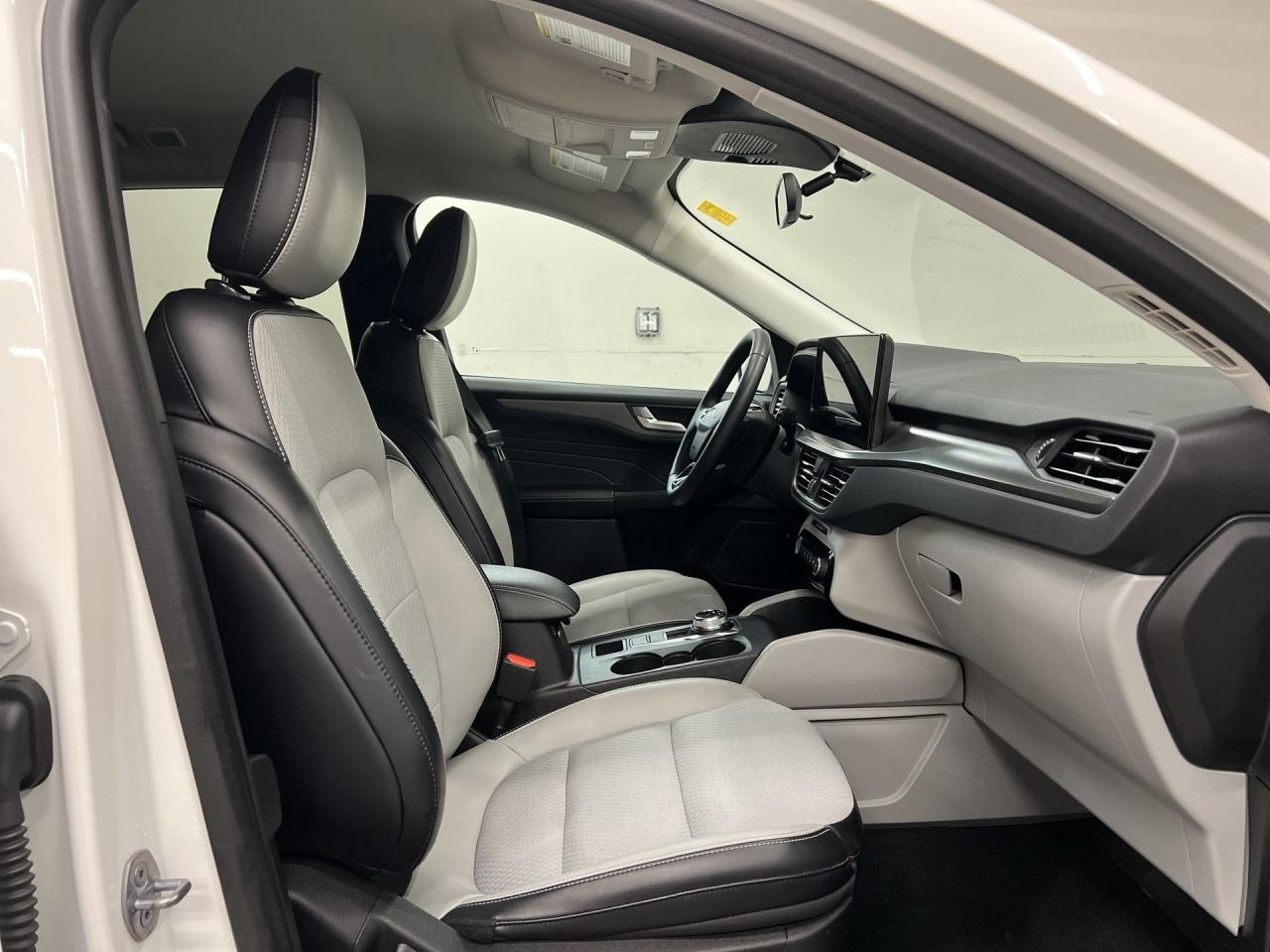 2023 Ford Escape PLUG-IN HYBRID | LEATHER | CARPLAY | REMOTE START Photo