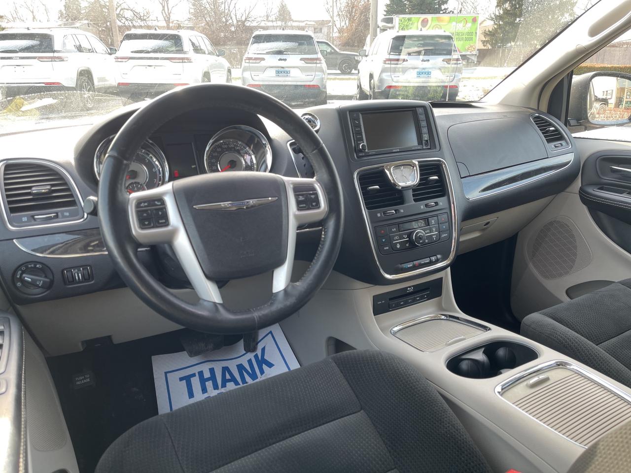 2016 Chrysler Town & Country AS is Photo