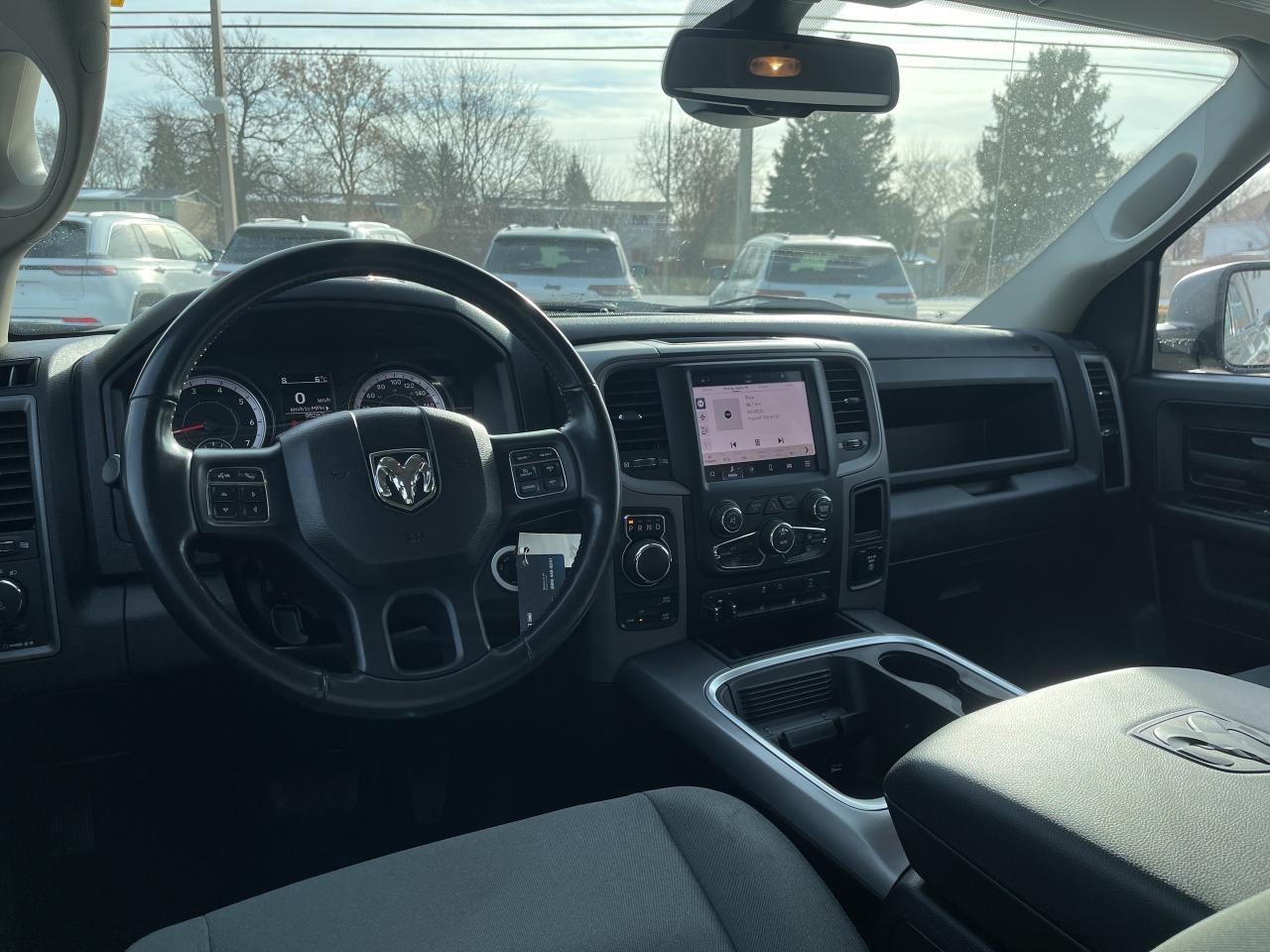 2022 RAM 1500 Classic V8 / SUB ZERO PKG / NIGHT EDITION / BUCKET SEATS Photo
