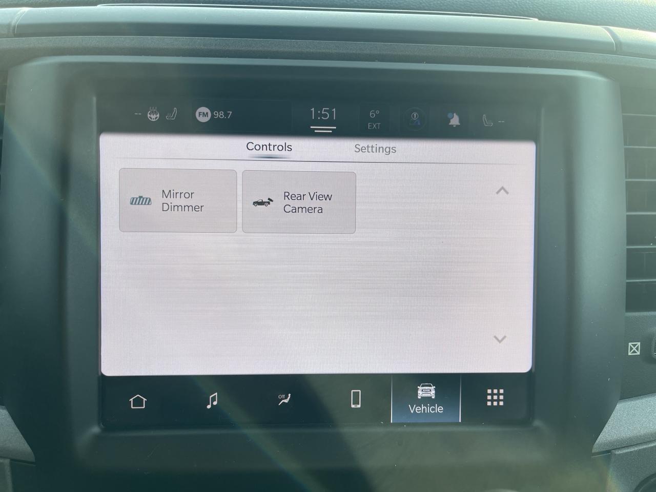 2022 RAM 1500 Classic V8 / SUB ZERO PKG / NIGHT EDITION / BUCKET SEATS Photo