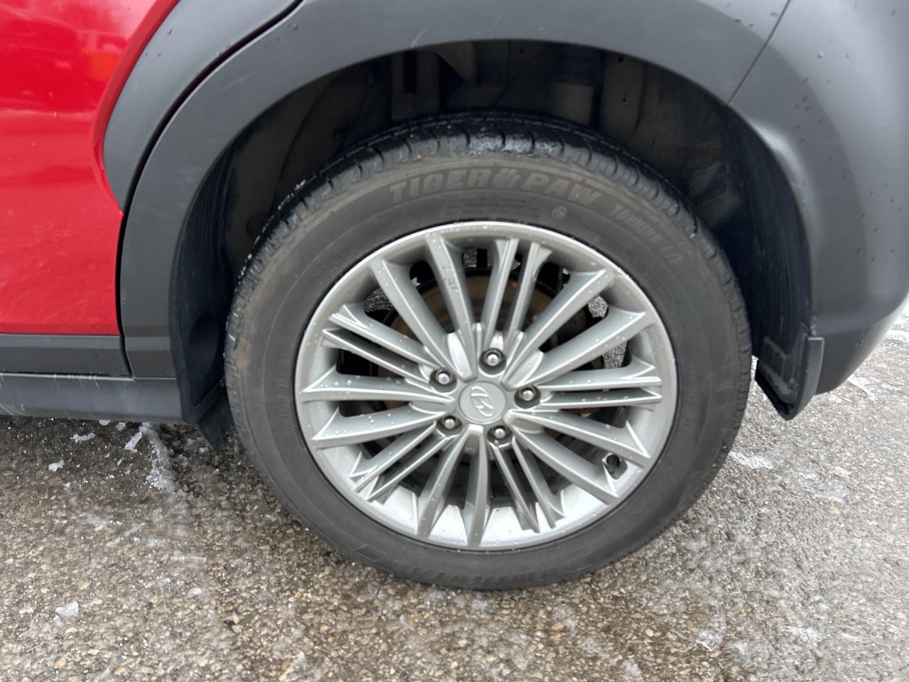 2019 Hyundai KONA SEL, AWD, CLEAN CARFAX, HEATED SEATS AND WHEEL! - Photo #10