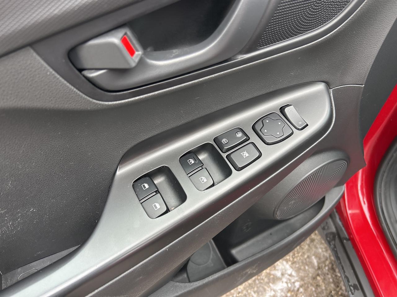 2019 Hyundai KONA SEL, AWD, CLEAN CARFAX, HEATED SEATS AND WHEEL! - Photo #16