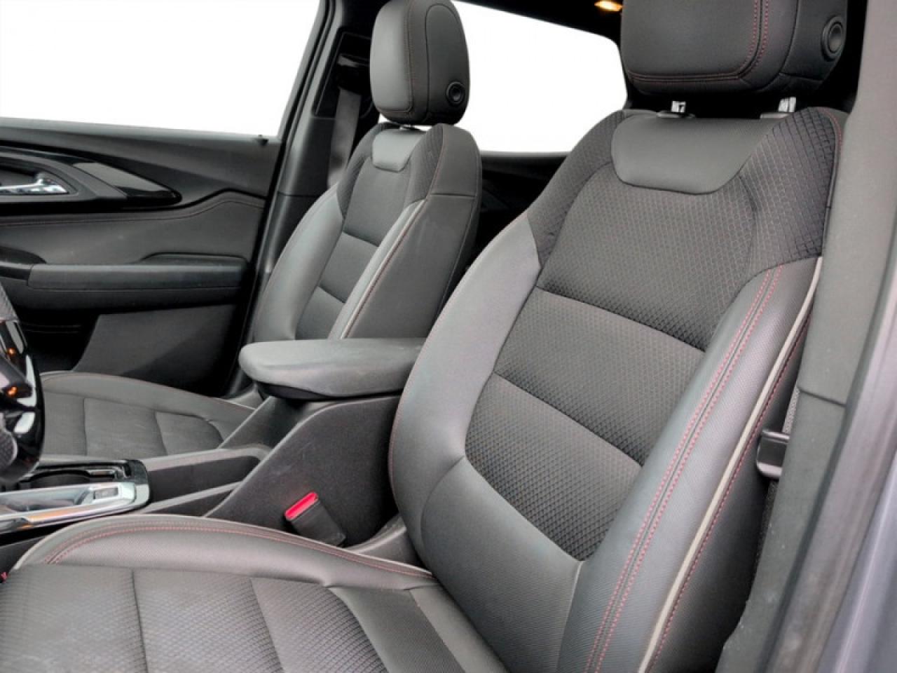 2022 Chevrolet TrailBlazer RS w/Sun + Gate Pkg  **CLEAN CF** Photo