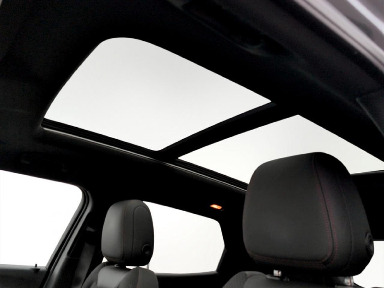 2022 Chevrolet TrailBlazer RS w/Sun + Gate Pkg  **CLEAN CF** Photo