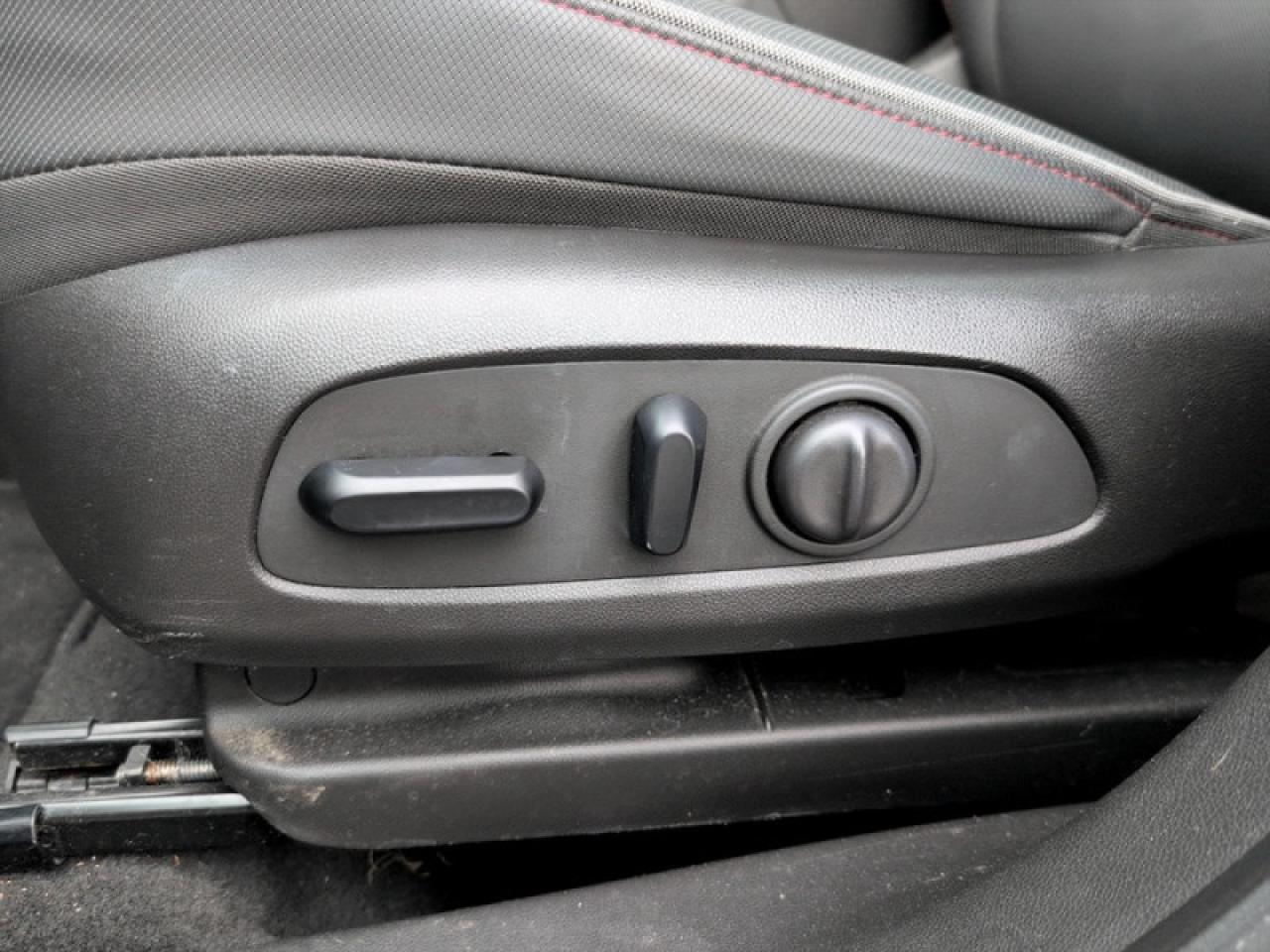 2022 Chevrolet TrailBlazer RS w/Sun + Gate Pkg  **CLEAN CF** Photo