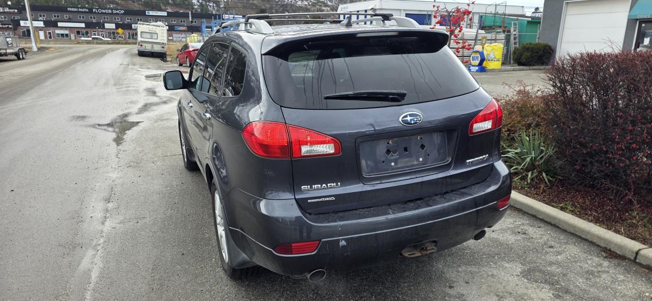 2010 Subaru Tribeca Touring Photo