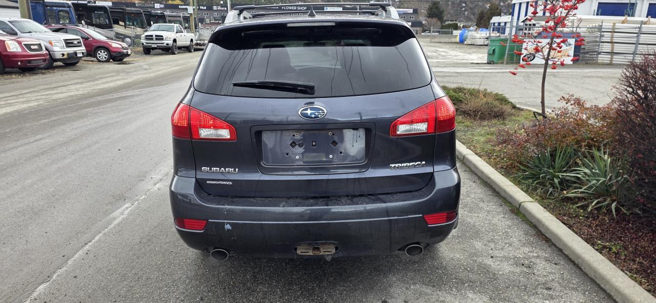 2010 Subaru Tribeca Touring Photo