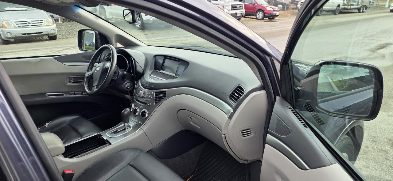 2010 Subaru Tribeca Touring Photo