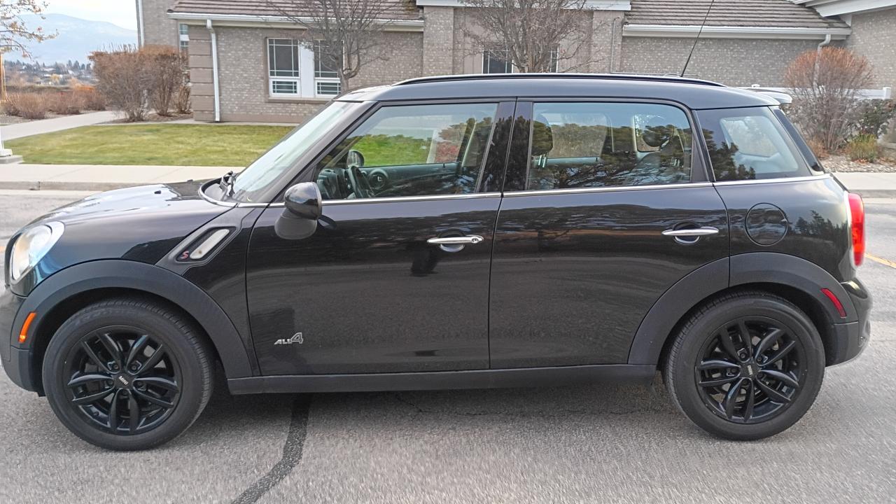 2014 MINI Cooper Countryman S ALL4 Photo
