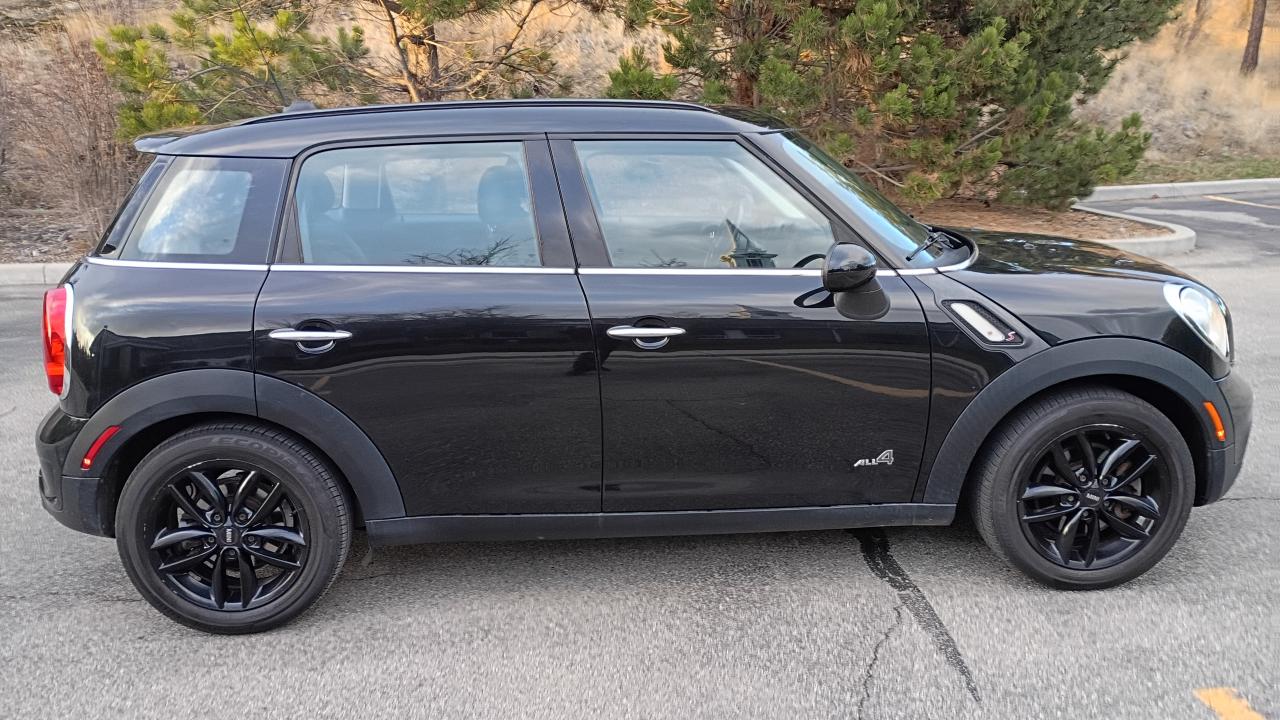 2014 MINI Cooper Countryman S ALL4 Photo