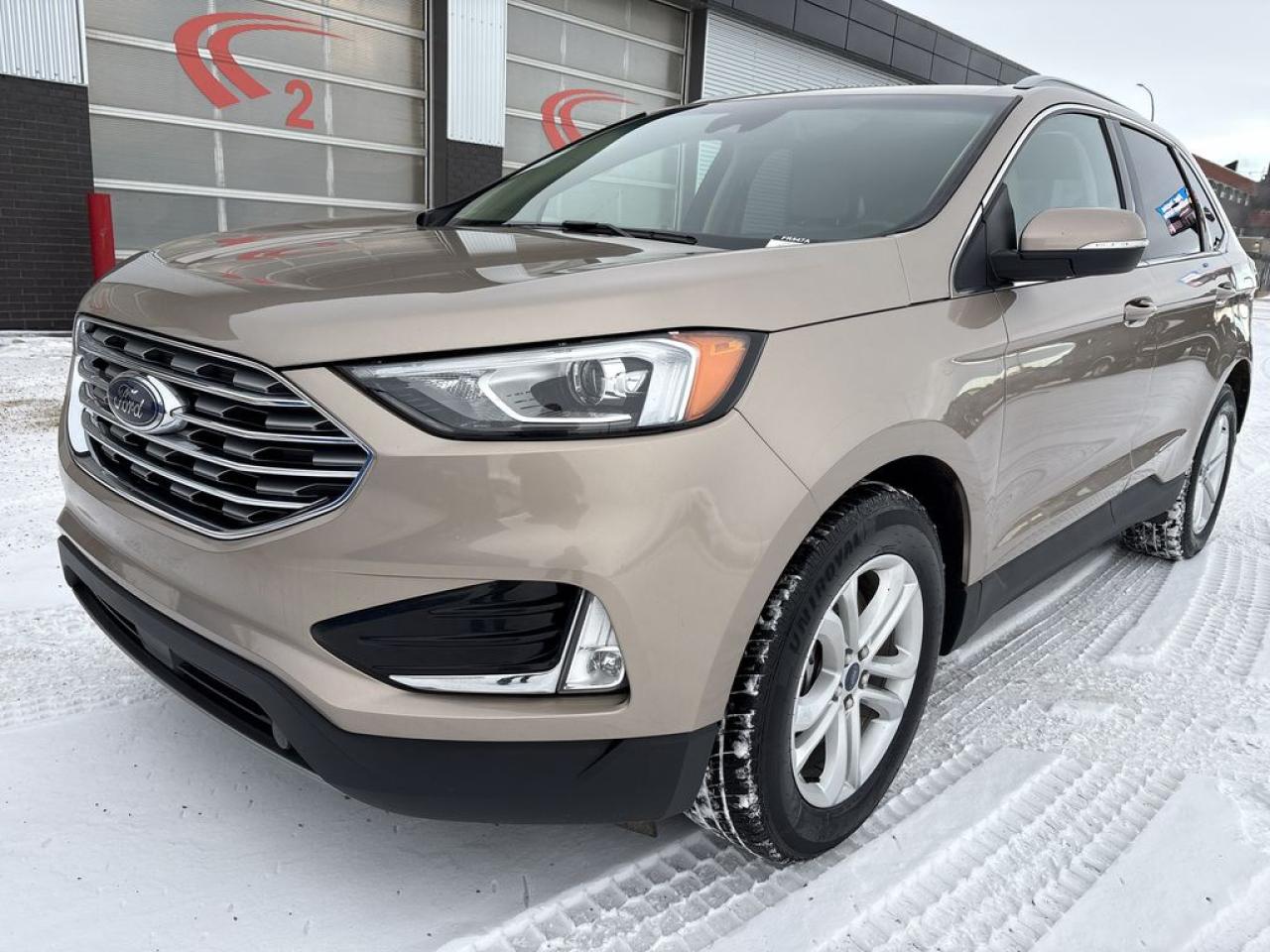 2020 Ford Edge SEL Photo1
