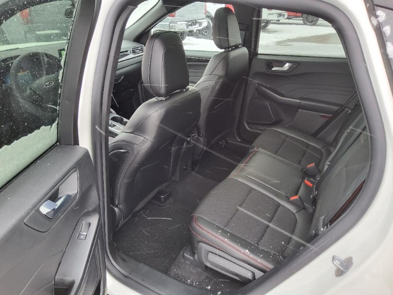 2025 Ford Escape ST-Line Select Photo4