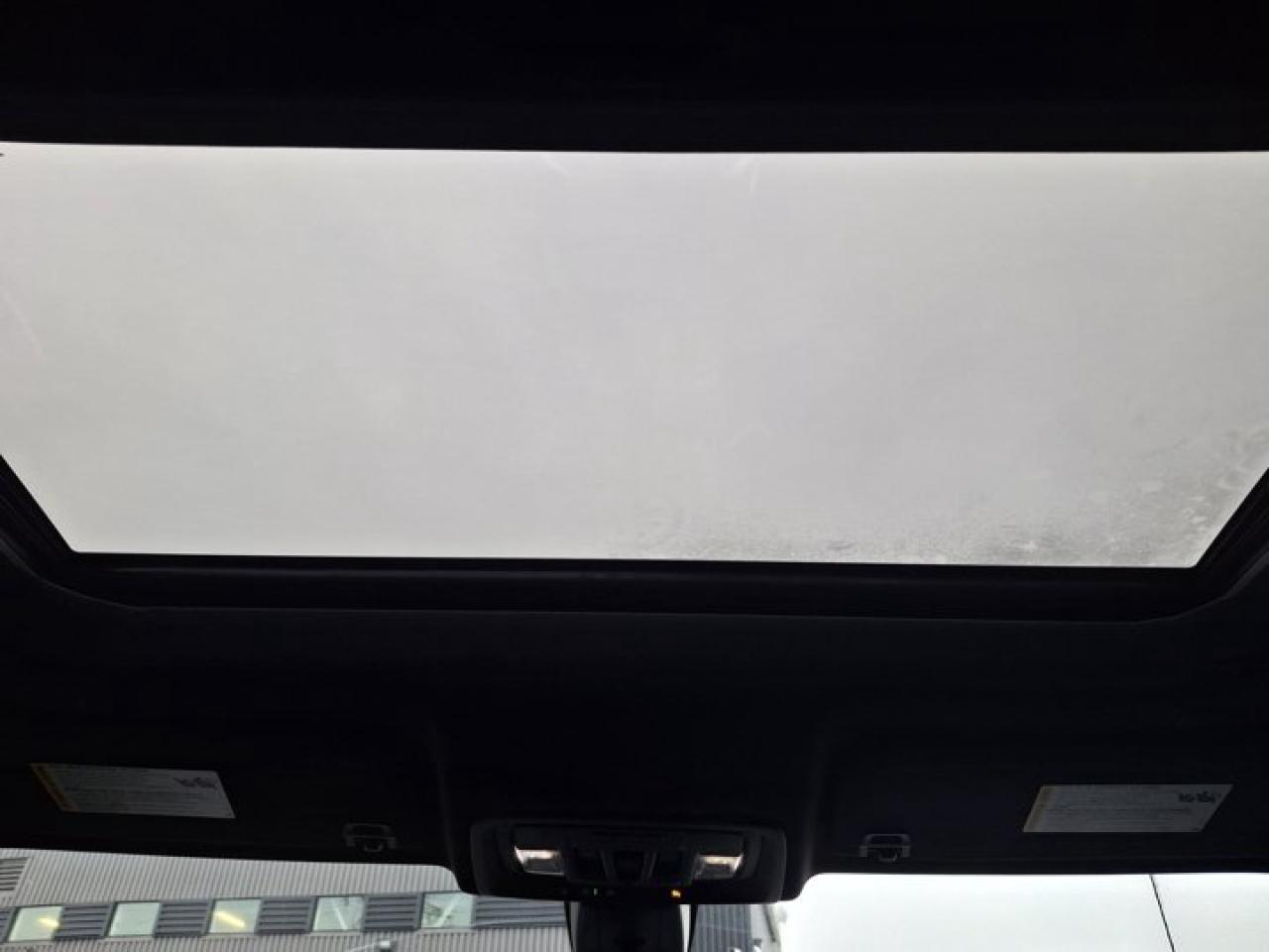 2021 Chevrolet Silverado 1500 High Country | Leather | Nav | Moonroof | Adaptive Cruise Control | Heated and Cooled Seats & More ! Photo