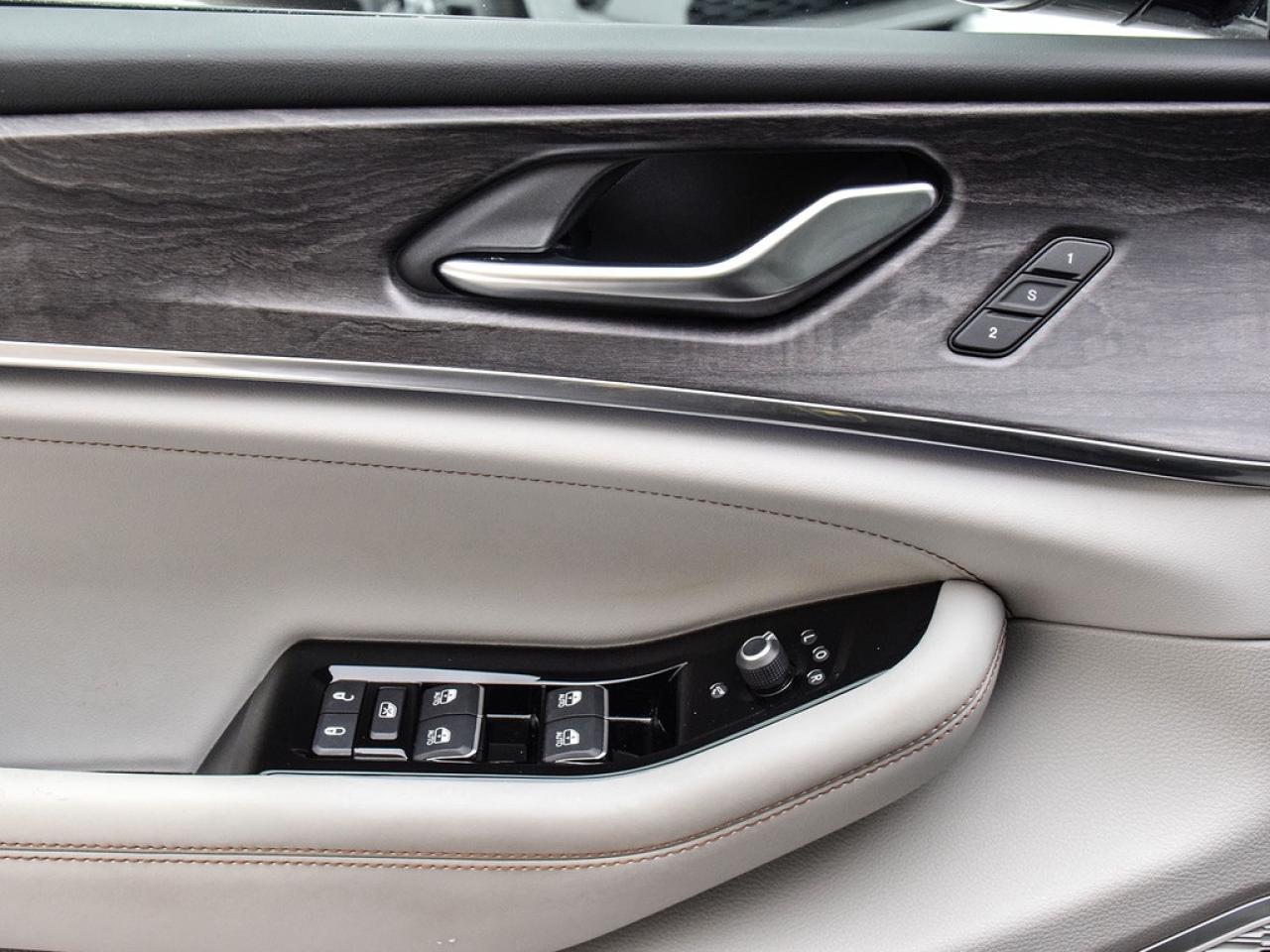 2023 Jeep Grand Cherokee 4xe Overland |OVERLAND|10.1NAV|PANOROOF|20S|PASSDISPLAY|PGATE| Photo