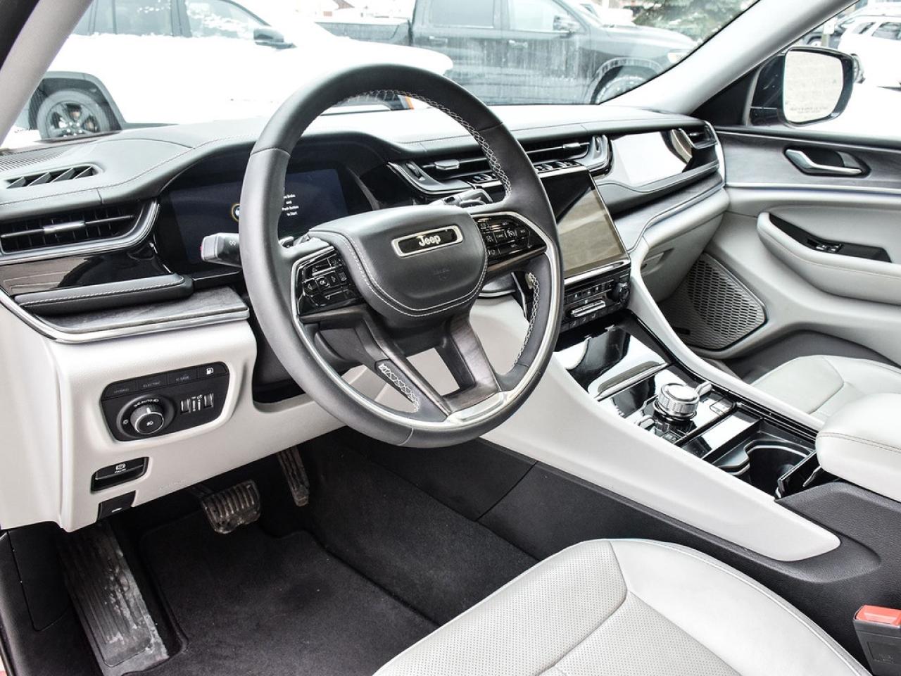 2023 Jeep Grand Cherokee 4xe Overland |OVERLAND|10.1NAV|PANOROOF|20S|PASSDISPLAY|PGATE| Photo