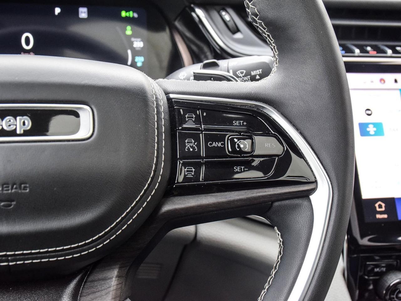 2023 Jeep Grand Cherokee 4xe Overland |OVERLAND|10.1NAV|PANOROOF|20S|PASSDISPLAY|PGATE| Photo