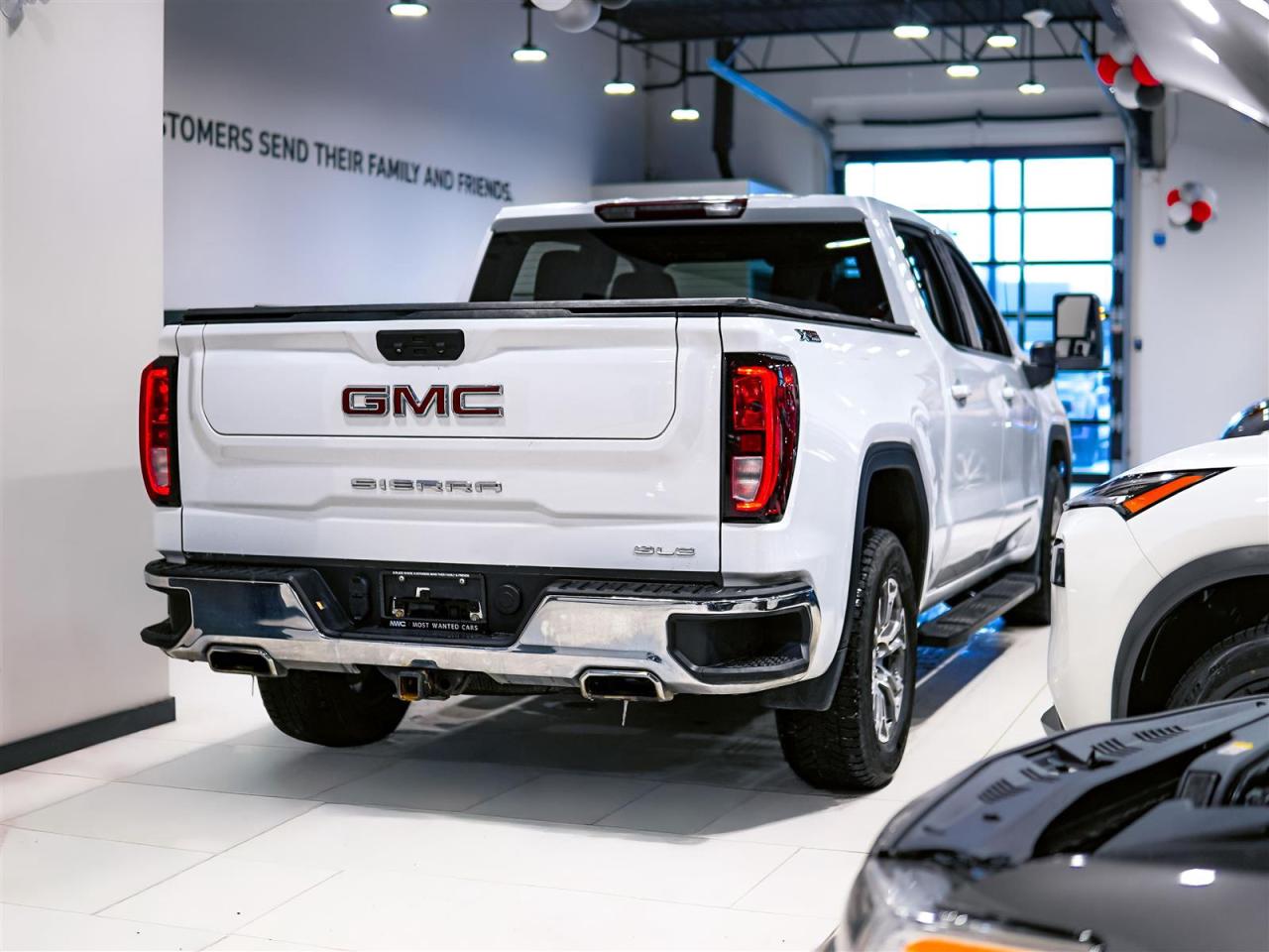 2023 GMC Sierra 1500 SLE CREW CAB 4WD | 5.3 V8 | X31 PKG Photo