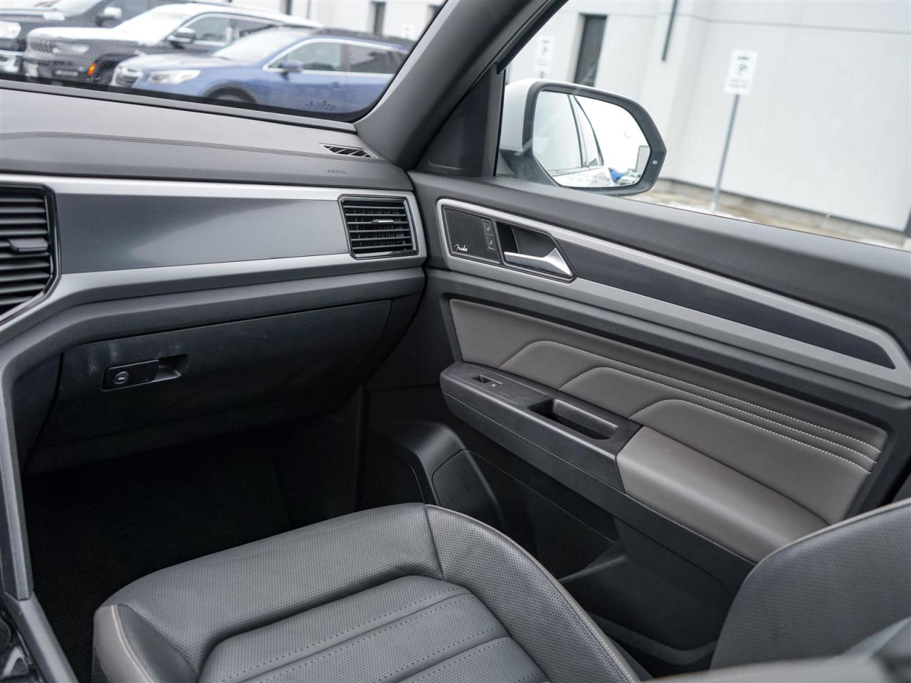 2023 Volkswagen Atlas Cross Sport EXECLINE | AWD | R-LINE | V6 | NO ACCIDENTS Photo