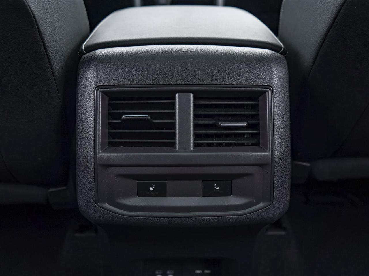 2023 Volkswagen Atlas Cross Sport EXECLINE | AWD | R-LINE | V6 | NO ACCIDENTS Photo