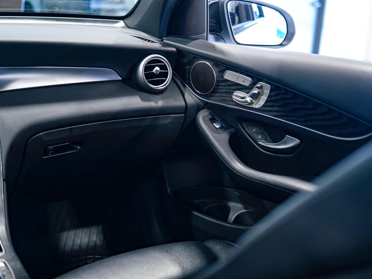 2019 Mercedes-Benz GLC GLC 300 | AWD | AMG PKG | NO ACCIDENTS Photo