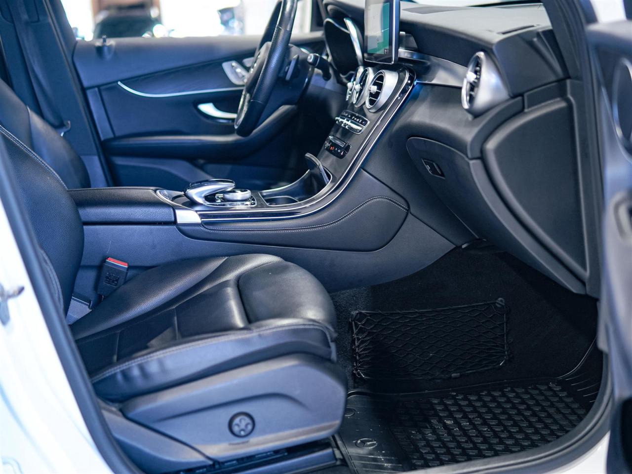 2019 Mercedes-Benz GLC GLC 300 | AWD | AMG PKG | NO ACCIDENTS Photo