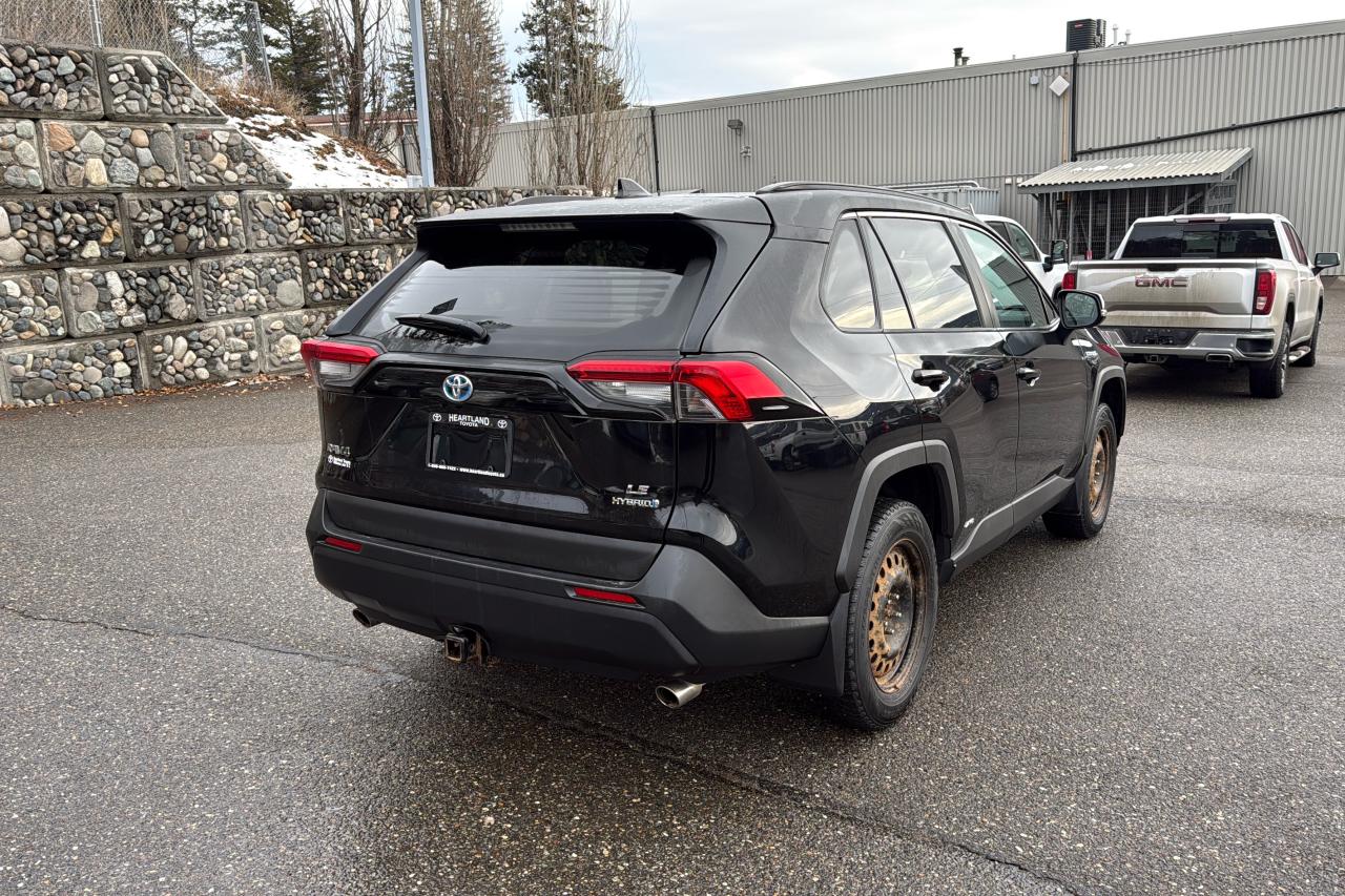2019 Toyota RAV4 Hybrid LE Photo
