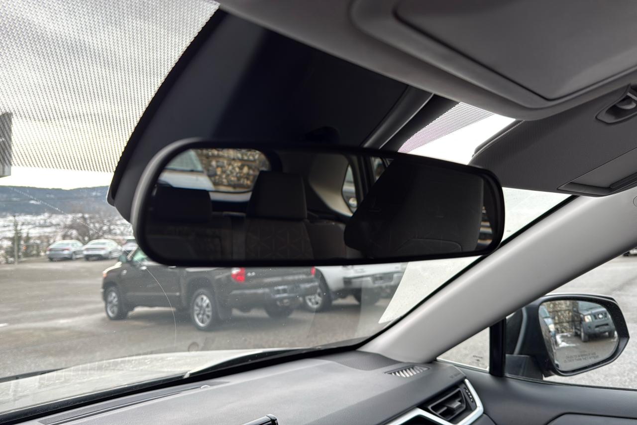 2019 Toyota RAV4 Hybrid LE Photo