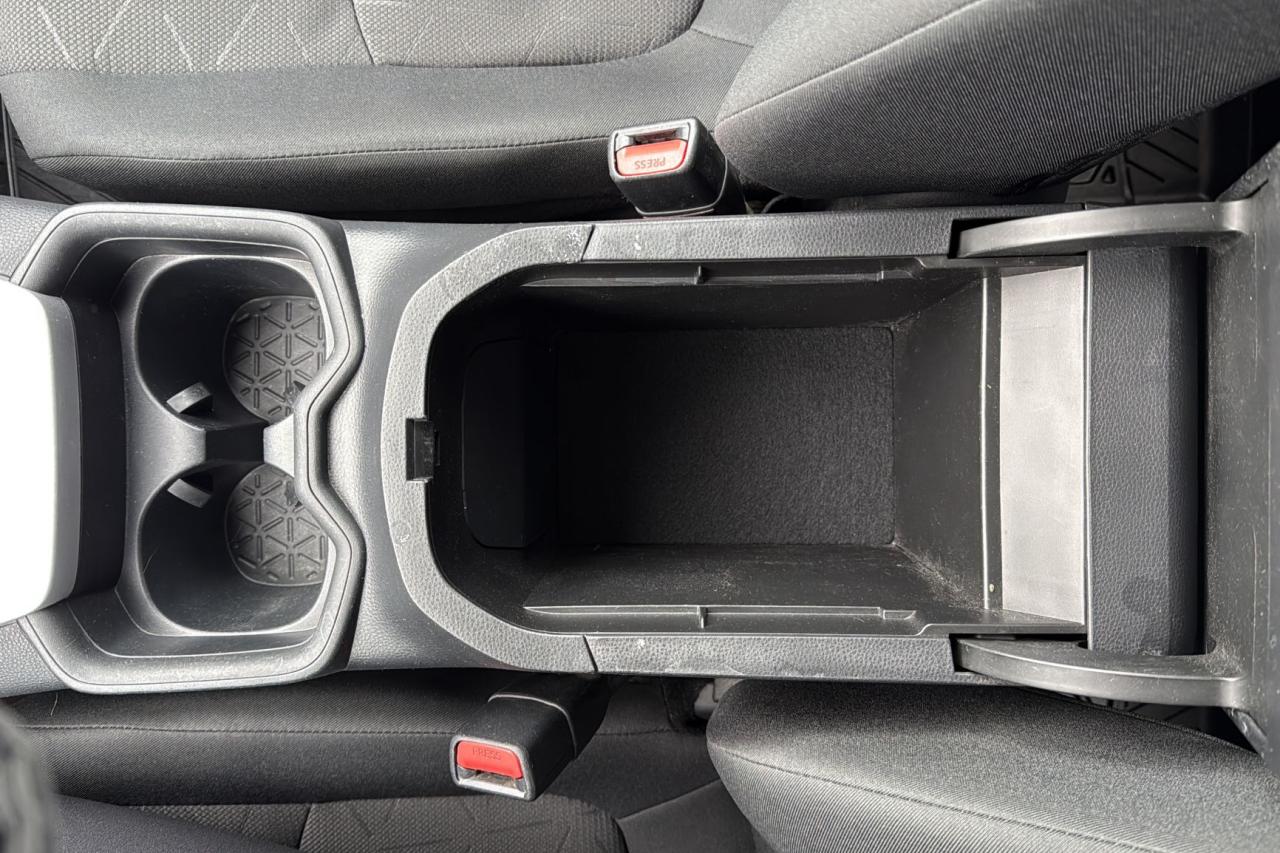 2019 Toyota RAV4 Hybrid LE Photo