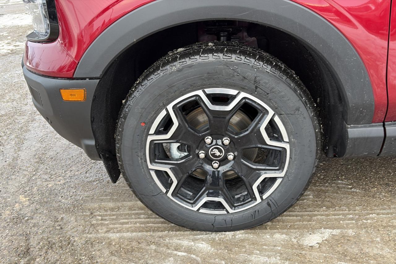 2025 Ford Bronco Sport OUTER BANKS, MOONROOF, TECH PKG, REMOTE START Photo