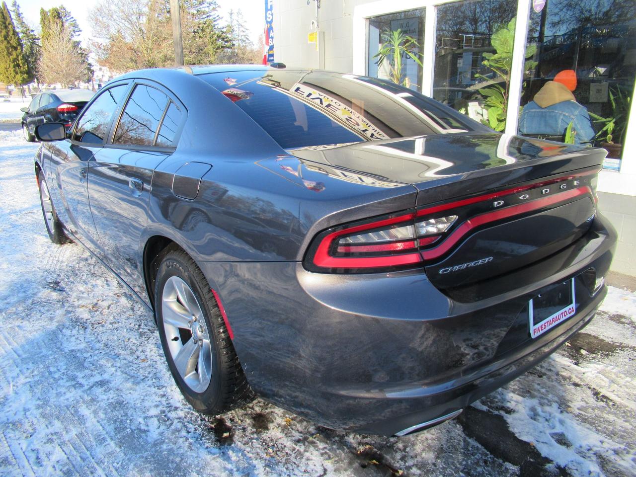 2016 Dodge Charger SXT - Photo #2