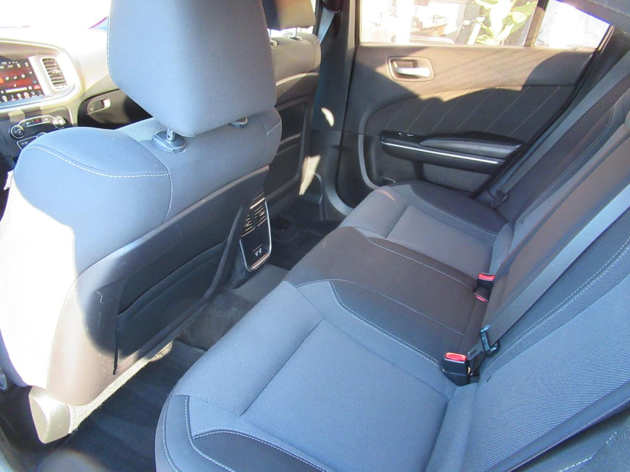 2016 Dodge Charger SXT - Photo #7