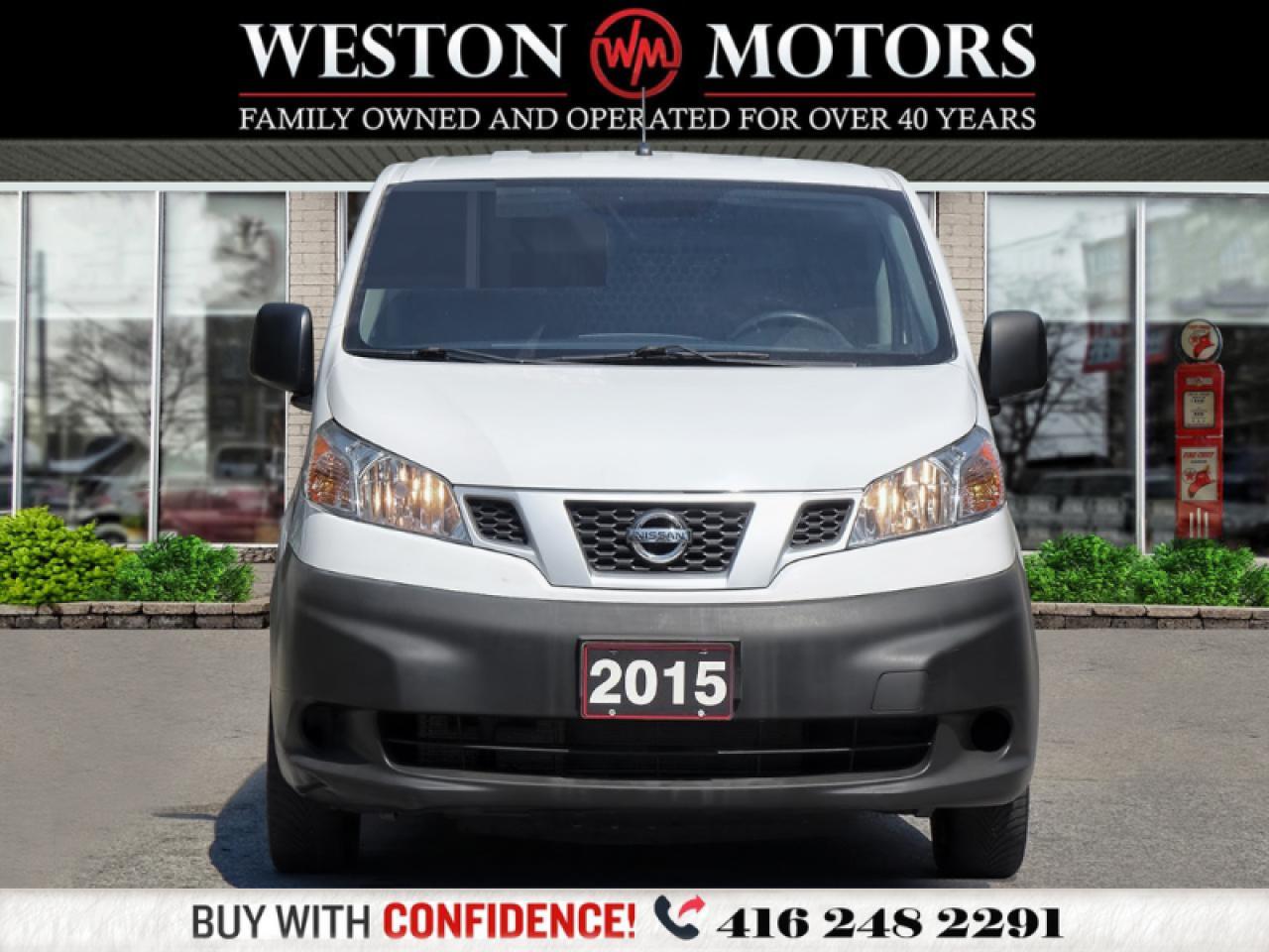 2015 Nissan NV200 S Photo2
