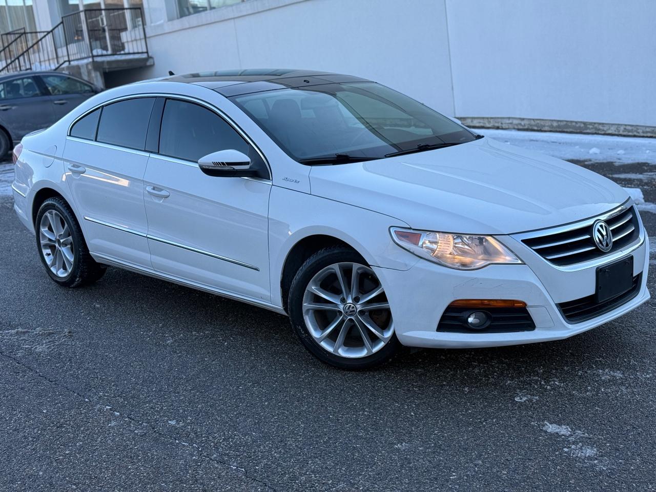 2012 Volkswagen Passat 4dr DSG Sportline Photo