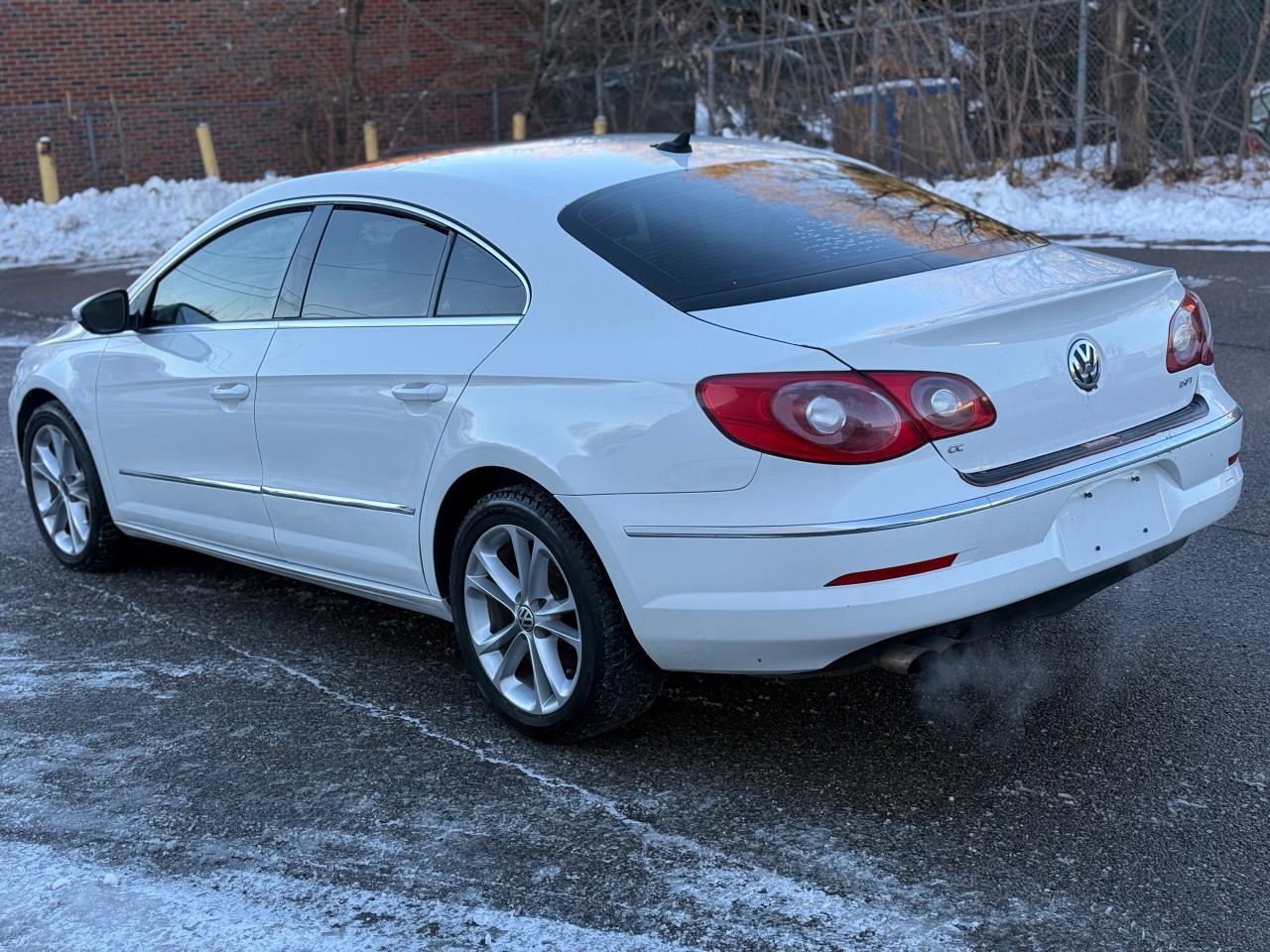 2012 Volkswagen Passat 4dr DSG Sportline Photo