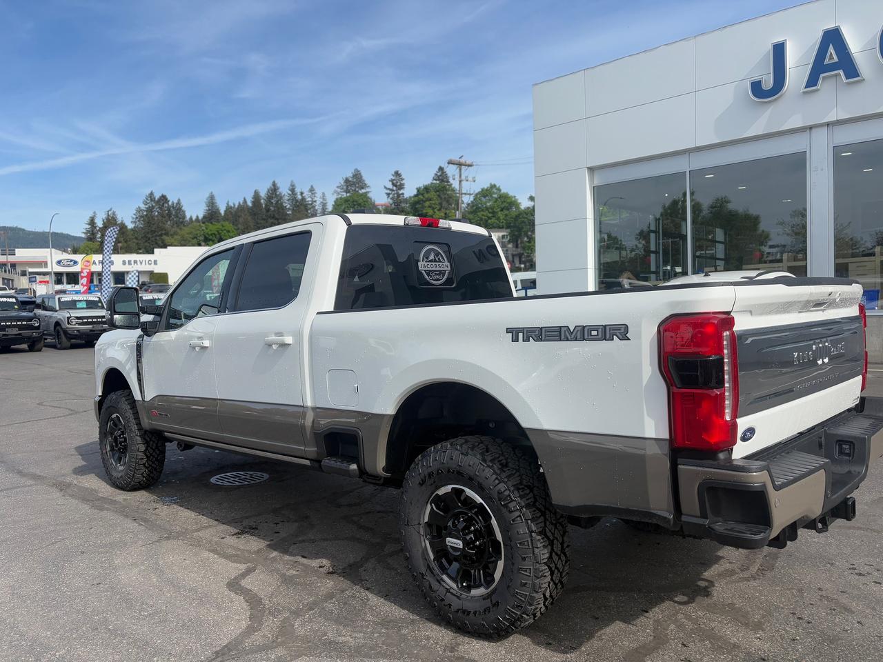 2026 Ford F-350 Super Duty SRW King Ranch Photo2