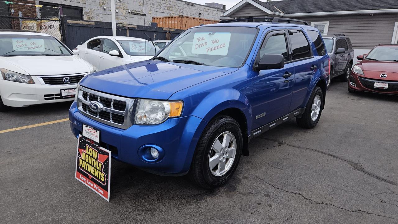 2011 Ford Escape XLT Photo2