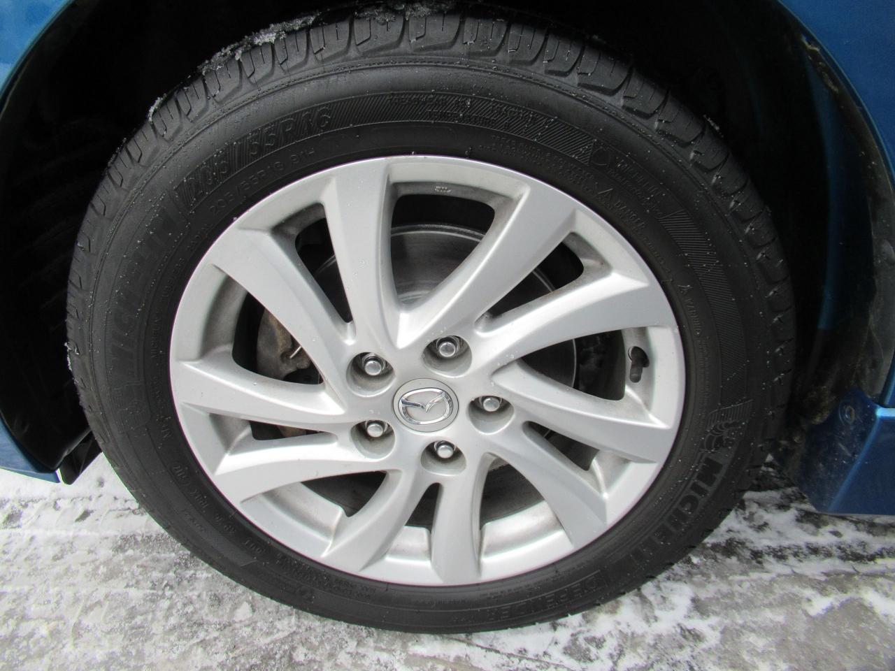 2012 Mazda MAZDA3 GS-SKY Photo