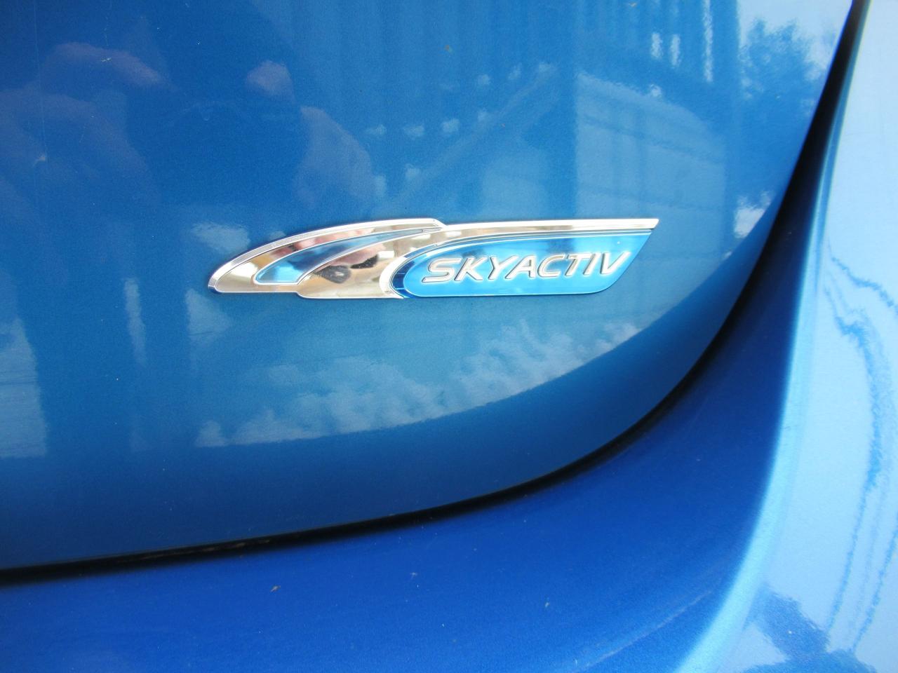 2012 Mazda MAZDA3 GS-SKY Photo