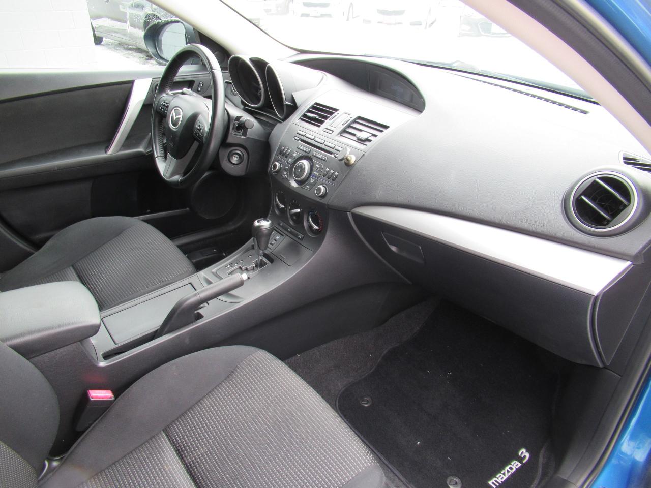 2012 Mazda MAZDA3 GS-SKY - Photo #9