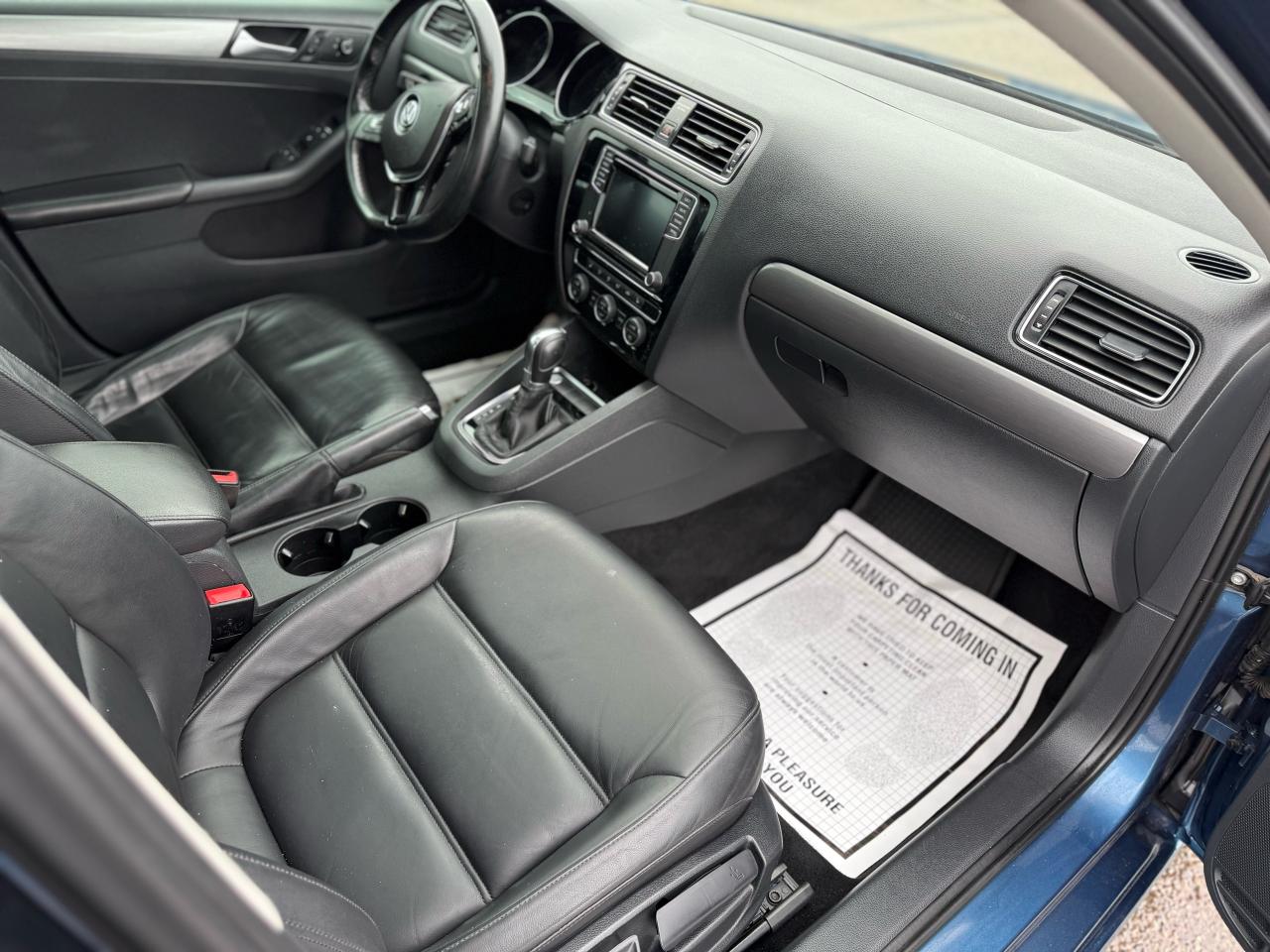 2017 Volkswagen Jetta Highline** Loaded * leather * sunroof Photo