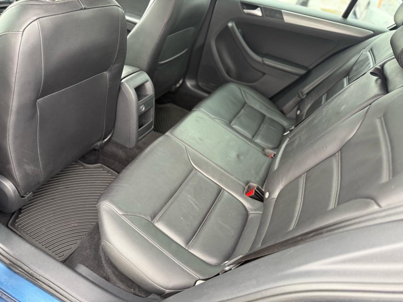 2017 Volkswagen Jetta Highline** Loaded * leather * sunroof Photo