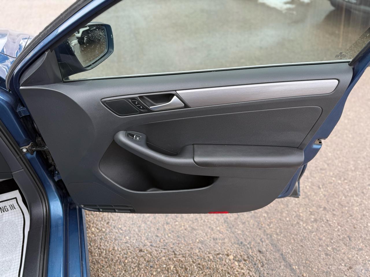 2017 Volkswagen Jetta Highline** Loaded * leather * sunroof Photo