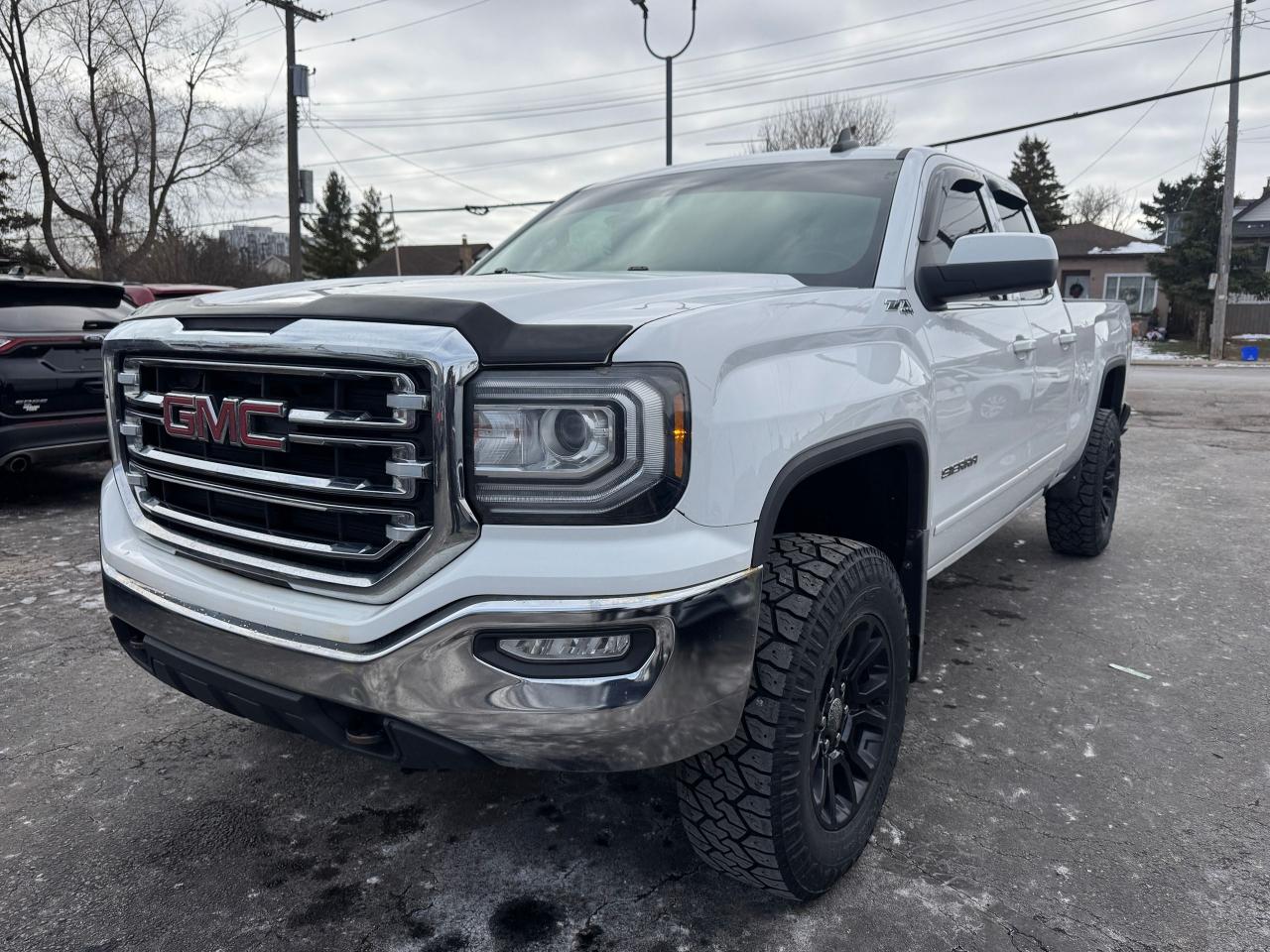 2017 GMC Sierra 1500 4WD Double Cab SLE | Z71 | NO ACCIDENTS Photo0
