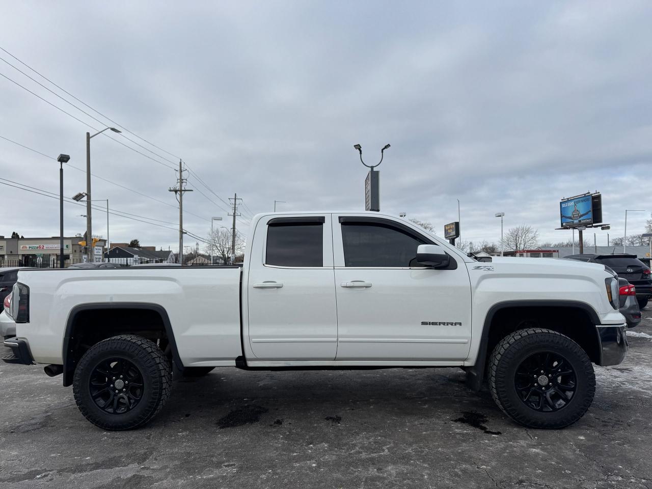 2017 GMC Sierra 1500 4WD Double Cab SLE | Z71 | NO ACCIDENTS Photo3