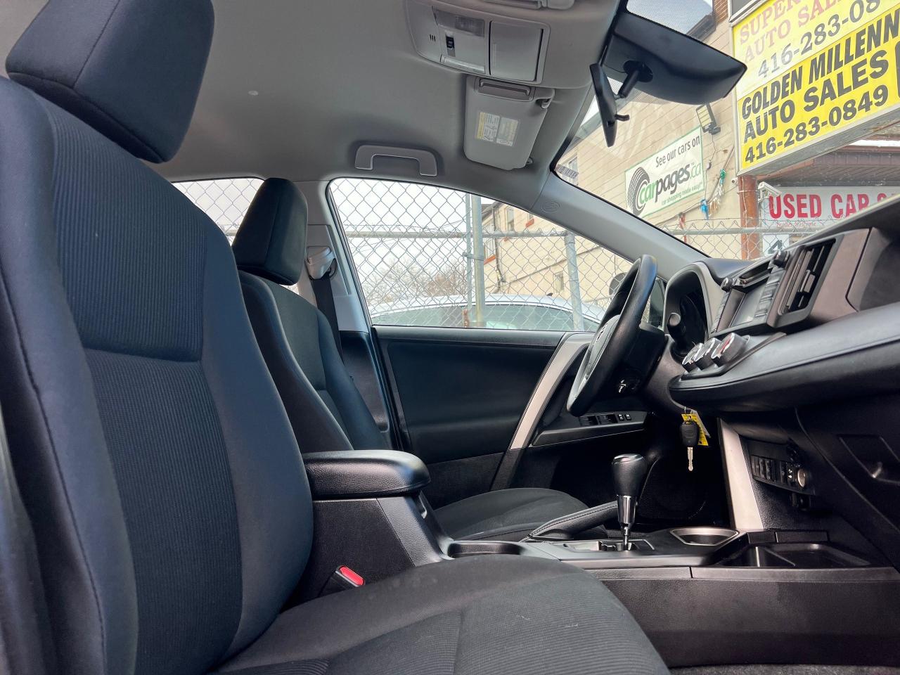 2017 Toyota RAV4 LE-AWD-BACK CAM-HEATED SEATS-BLUETOOTH &MORE! Photo