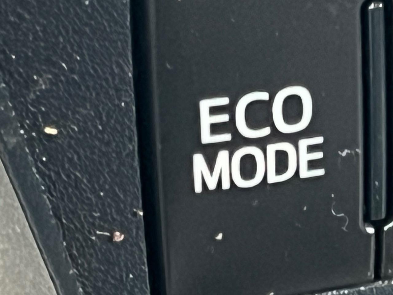 2017 Toyota RAV4 LE-AWD-BACK CAM-HEATED SEATS-BLUETOOTH &MORE! Photo